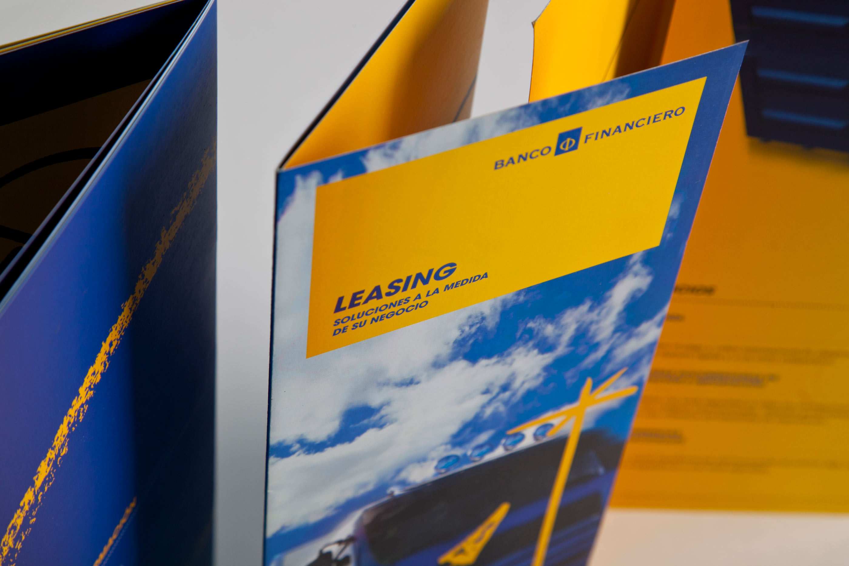 israel_lopez_BancoFinanciero_Branding_005A.jpg